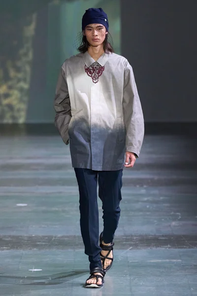 Look 22